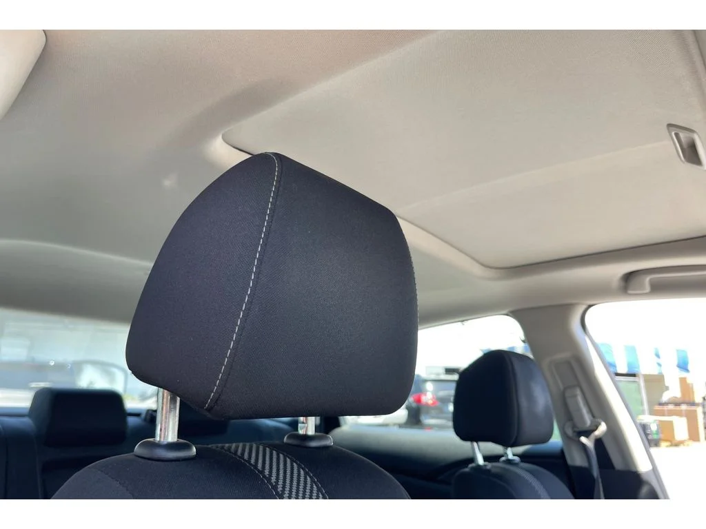 Used 2018 White Orchid Pearl Honda EX image 20