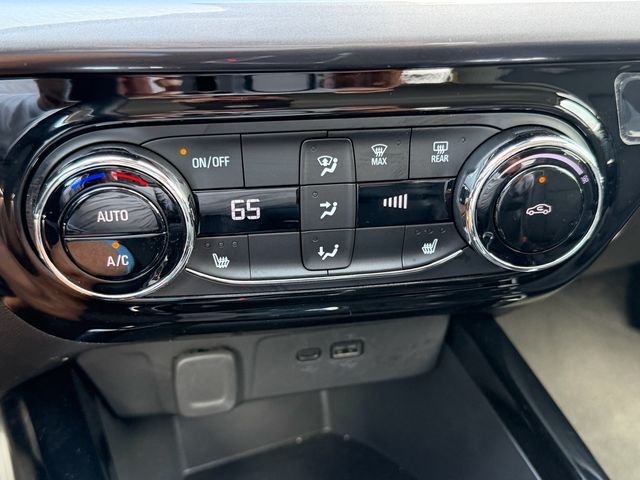 Used 2025 White Chevrolet ACTIV image 25