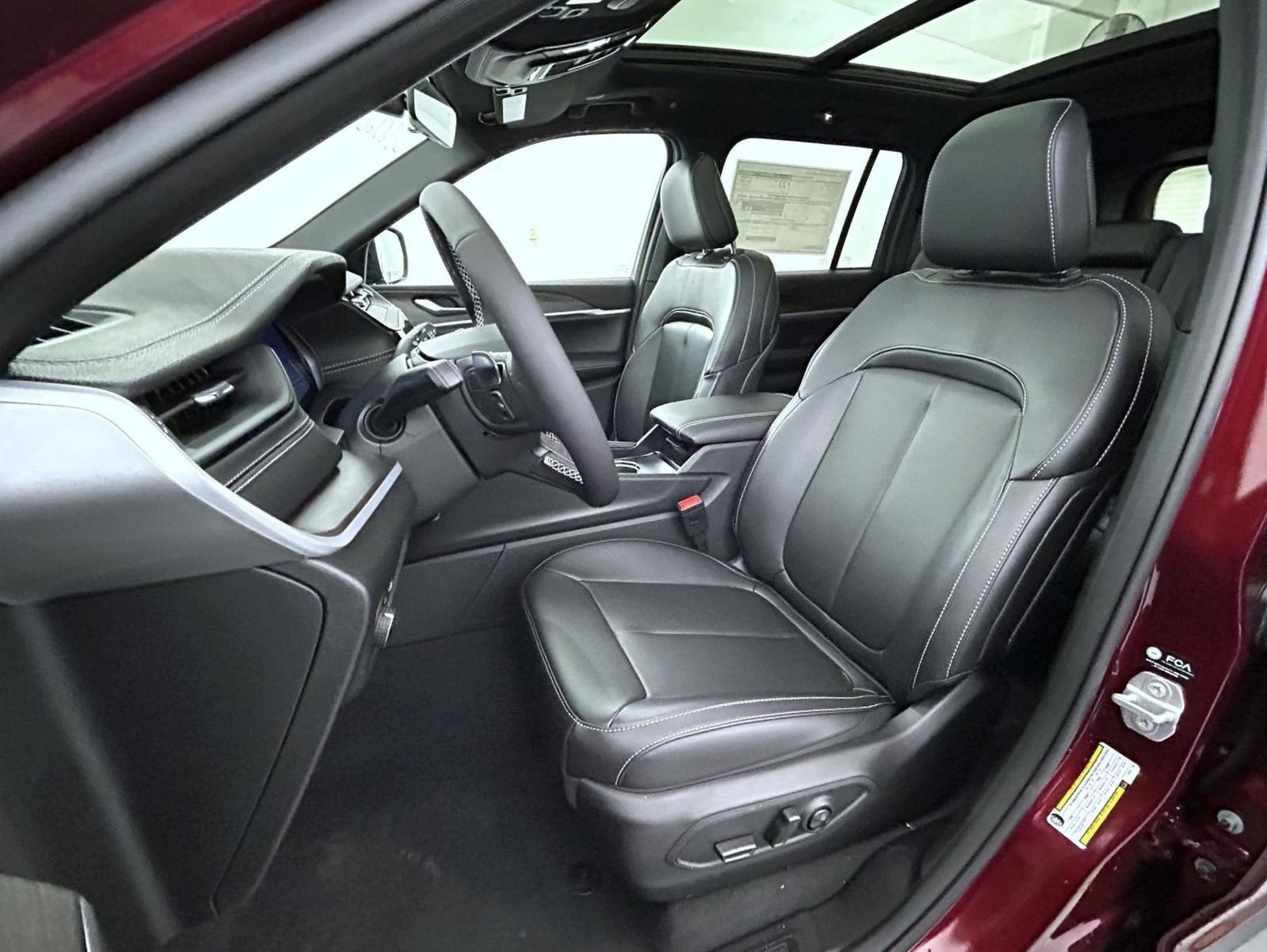 New 2026 Velvet Red Pearl-Coat Exterior Paint Jeep Limited image 10