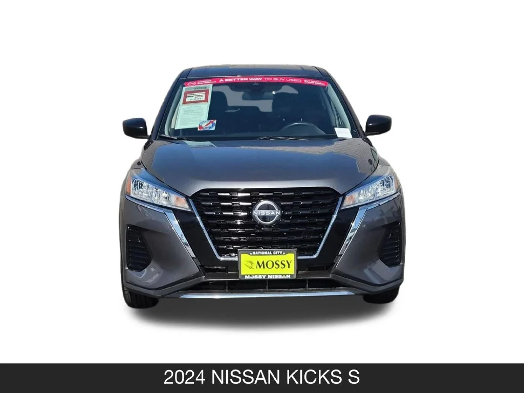 Used 2024 Gray Nissan S image 4
