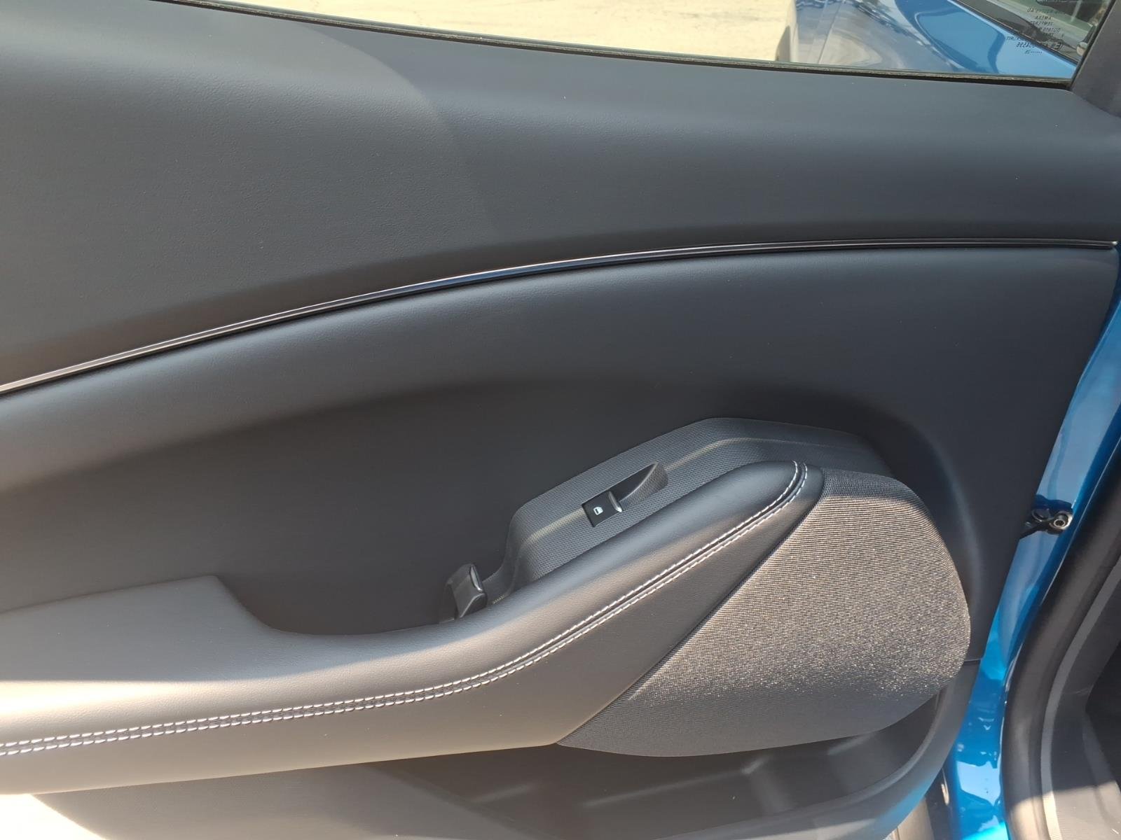 New 2026 Velocity Blue Metallic Ford Select image 6