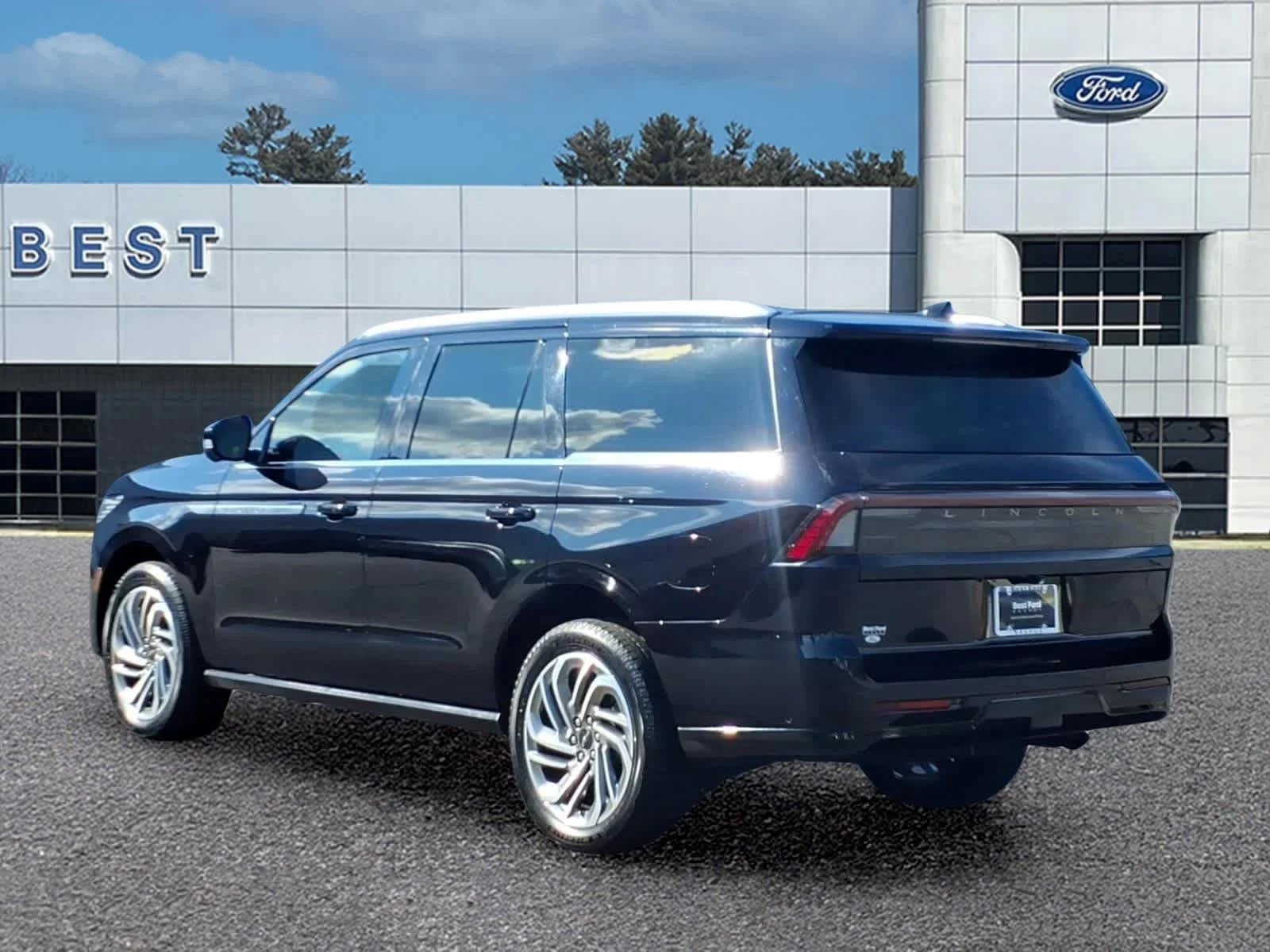 Used 2025 Infinite Black Metallic Lincoln Reserve image 4