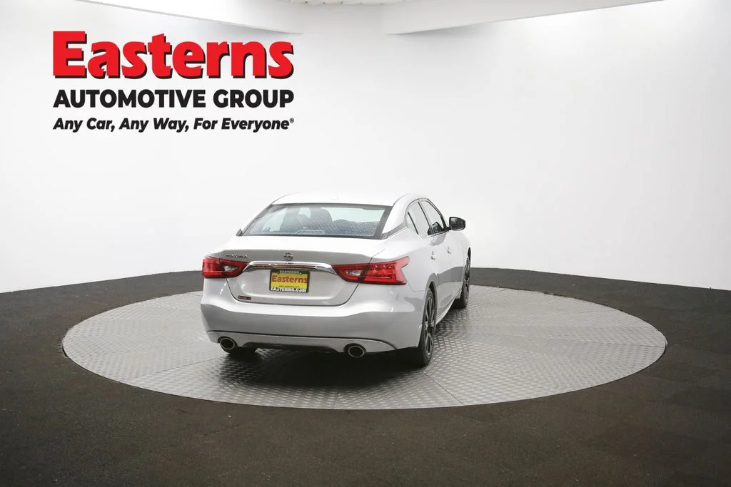 Used 2018 Silver Nissan 3.5 S image 38