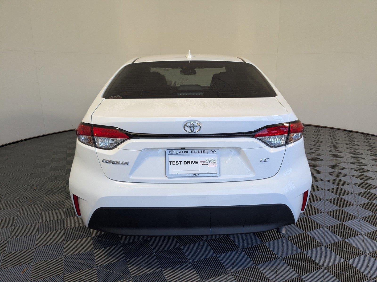 Used 2025 Ice Cap Toyota LE image 5