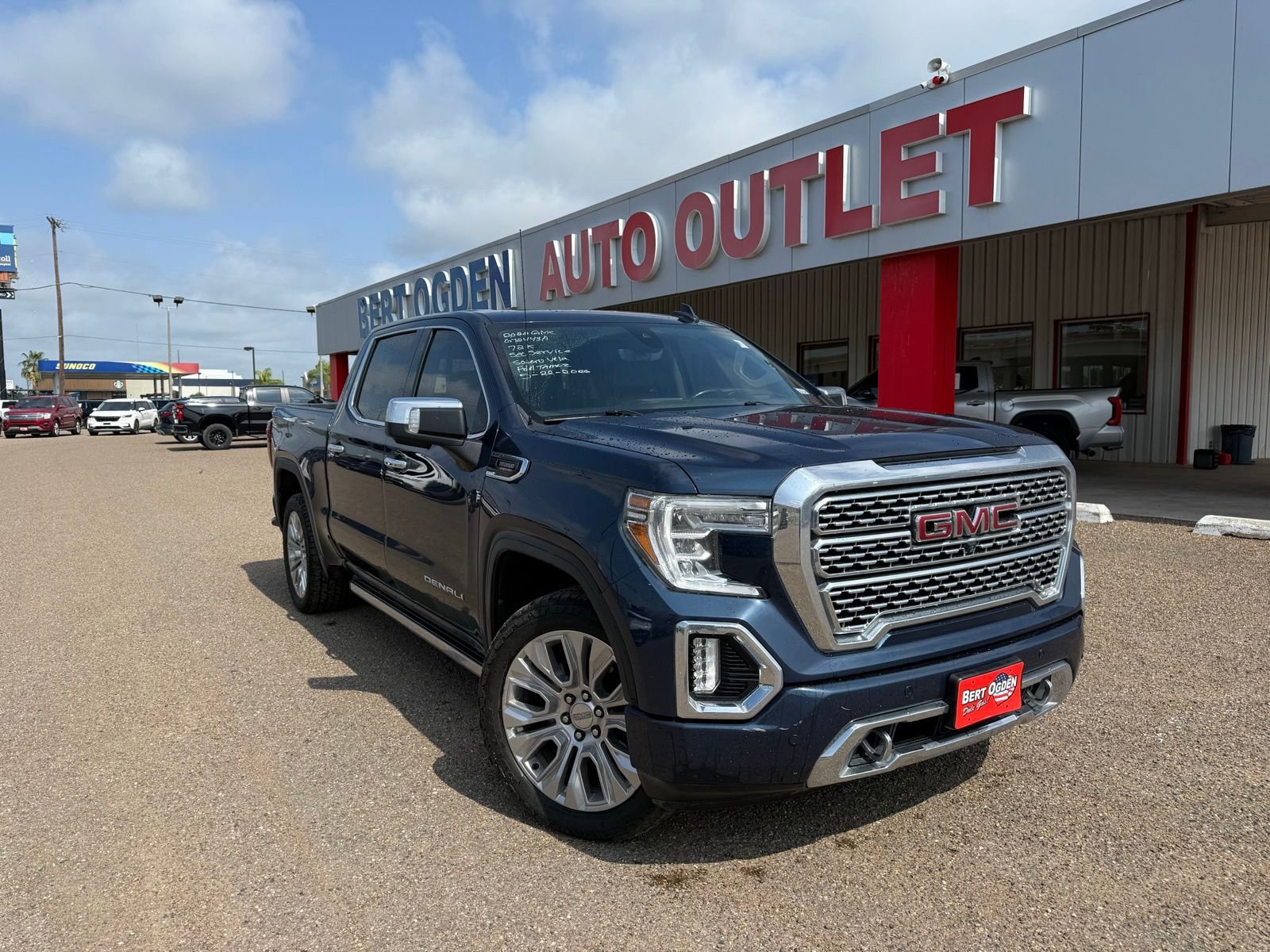 2022 GMC Sierra 4WD Crew Cab Short Box Denali's photo