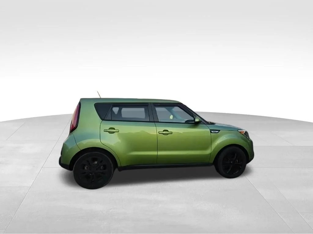 Used 2015 Green Kia + image 10