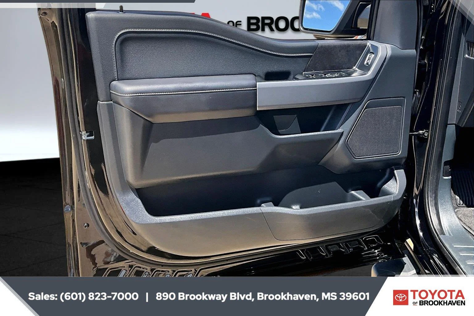 Used 2025 Agate Black Ford XLT image 17