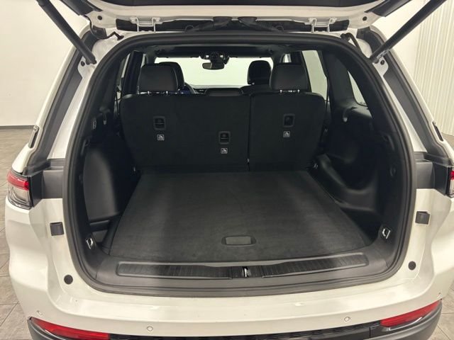 2023 Jeep Grand Cherokee Altitude - Photo 8