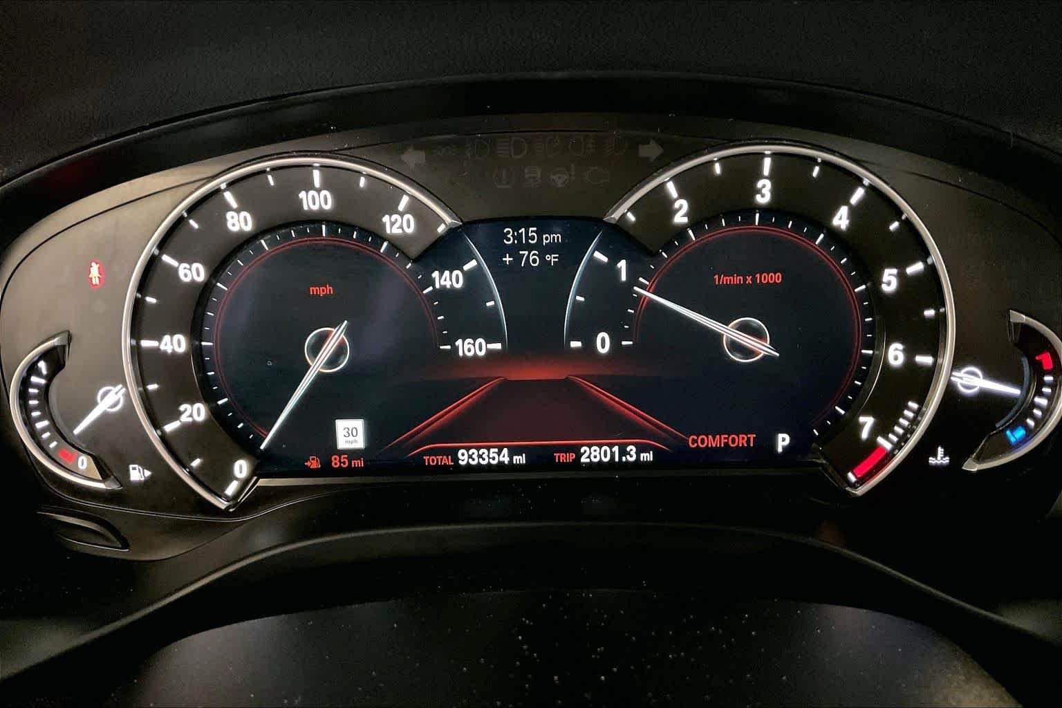 Used 2018 Dark Graphite Metallic BMW xDrive30i image 24