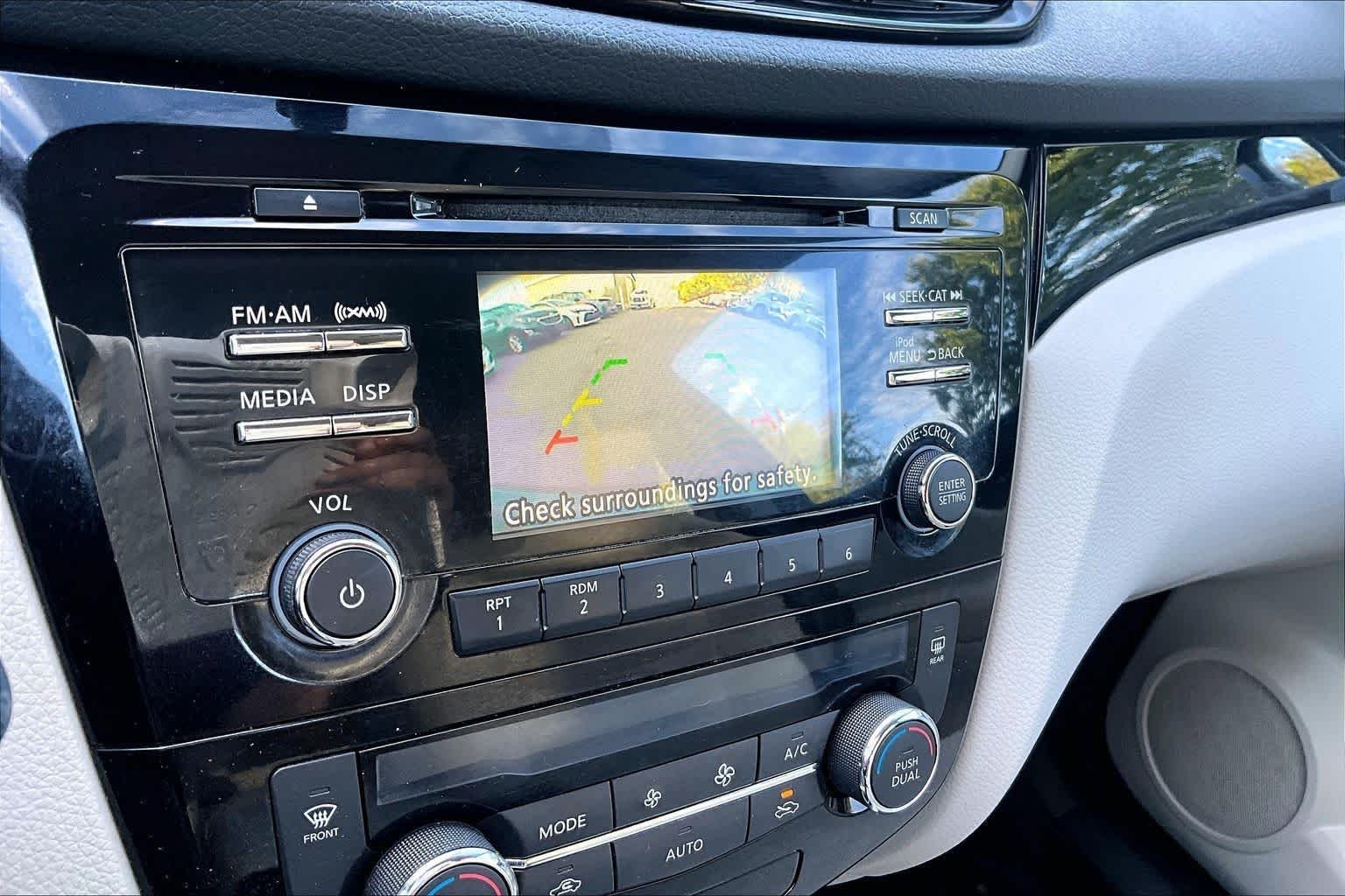 Used 2018 Caspian Blue Nissan SV image 27