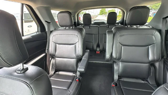 Used 2024 Blue Ford XLT image 32