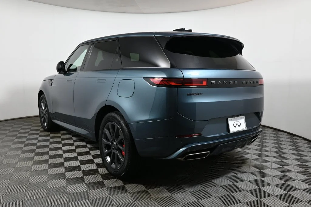 Used 2024 Green Land Rover Autobiography image 5