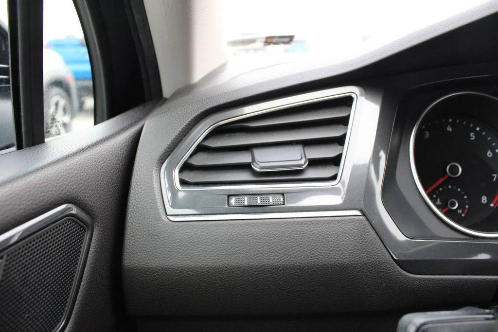 Used 2018 Black Volkswagen 2.0T S image 8