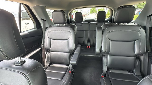 Used 2024 Blue Ford XLT image 32