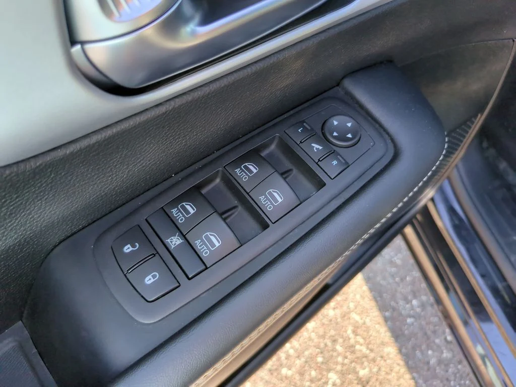 Used 2025 Black Chrysler Limited image 8