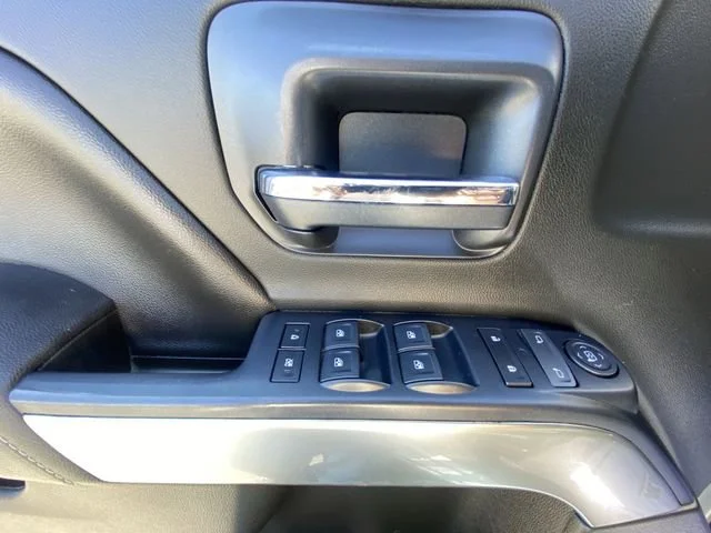 Used 2019 SILVER ICE METALLIC Chevrolet LT image 13