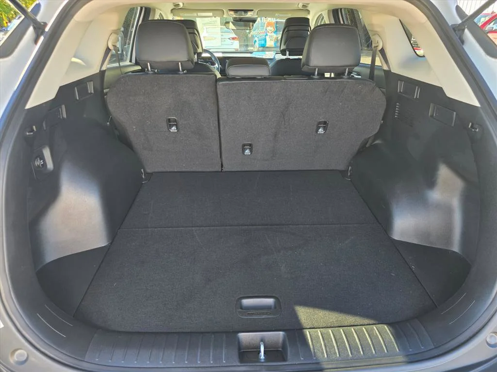 Used 2025 White Kia EX image 26