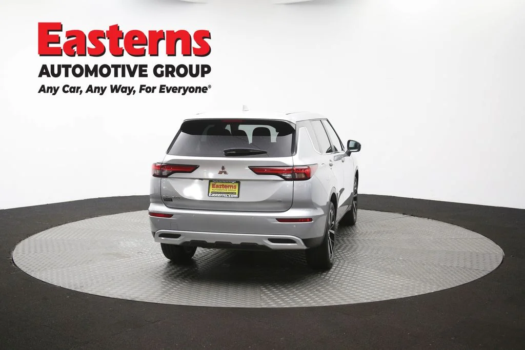 Used 2024 Silver Mitsubishi SE image 39