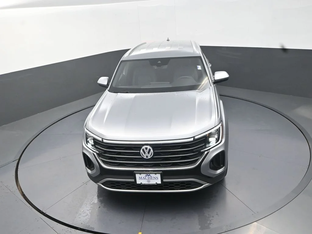 New 2026 Silver Volkswagen 2.0T SE w/Technology image 15
