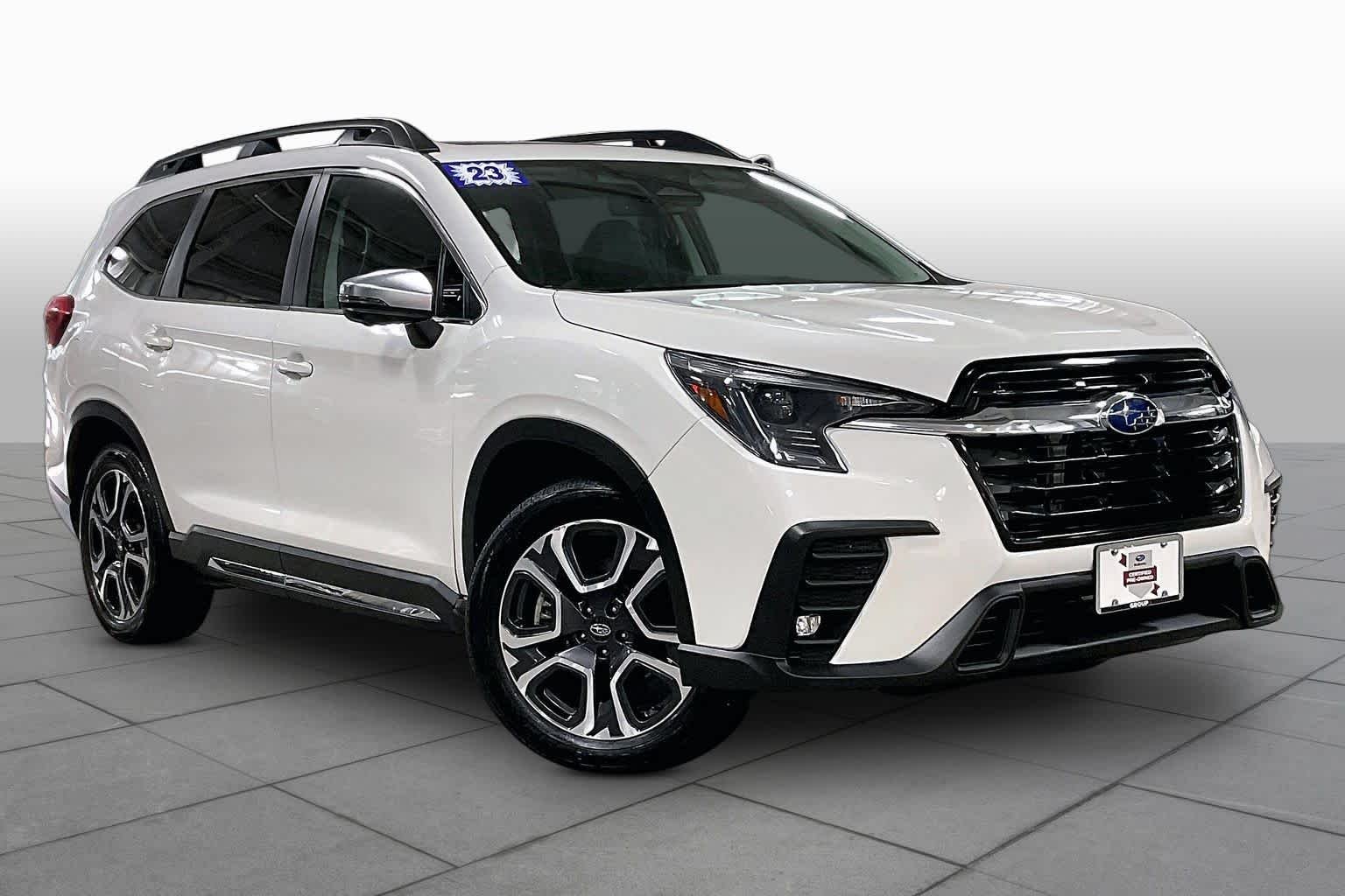 Used 2023 Crystal White Pearl Subaru Limited image 3