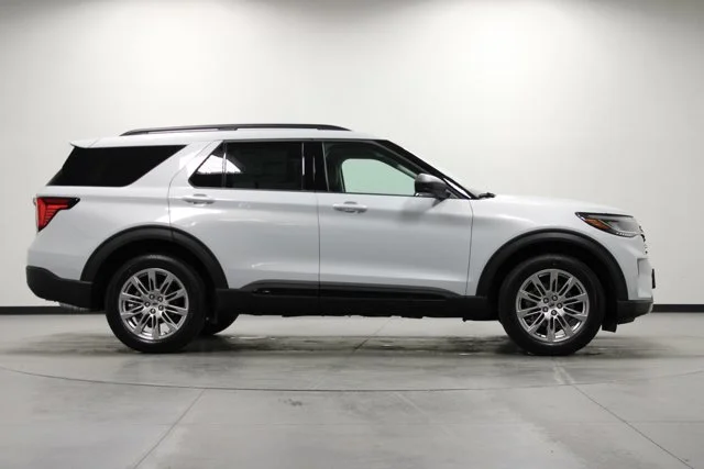 New 2026 Space White Metallic Ford Active image 27