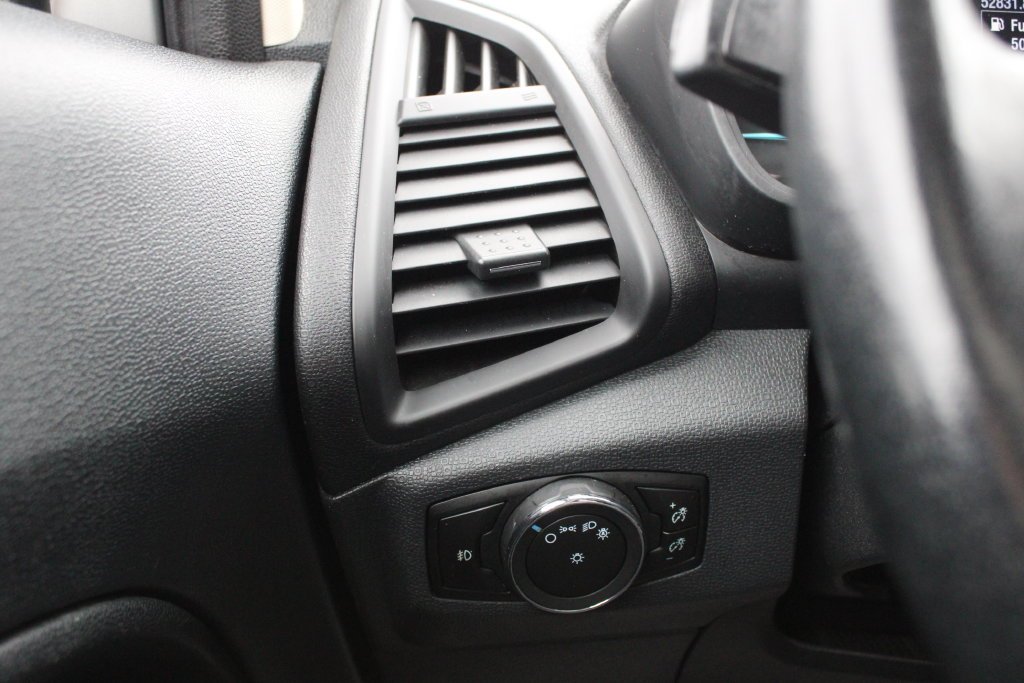 Used 2019 Silver Metallic Ford SE image 9