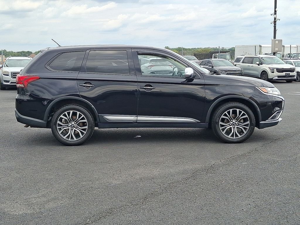 Used 2016 Black Mitsubishi  image 7