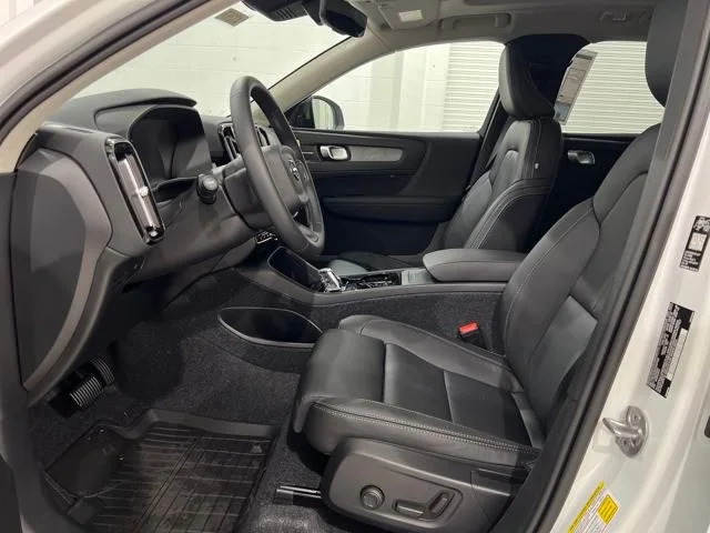 2026 Volvo XC40 Ultra - Photo 9