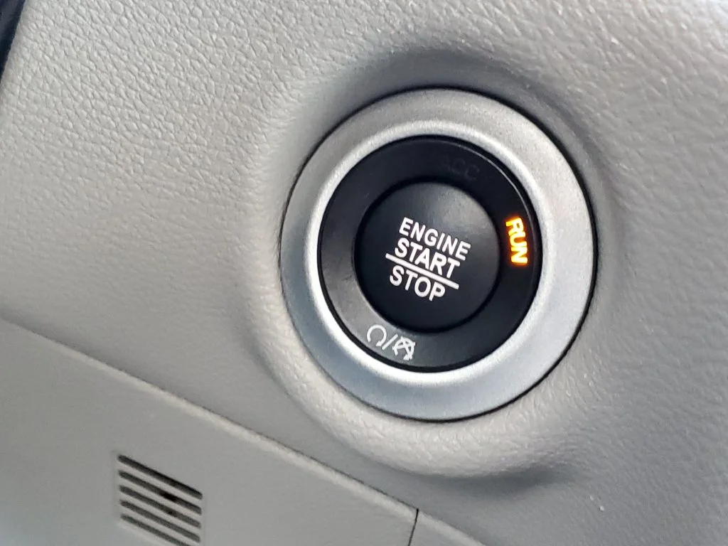 Used 2022 Black Chrysler Touring L image 16
