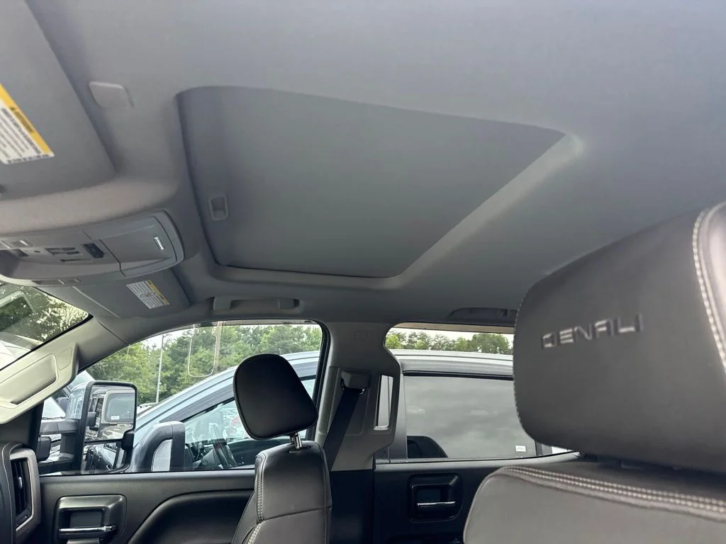 Used 2019 Gray GMC Denali image 4