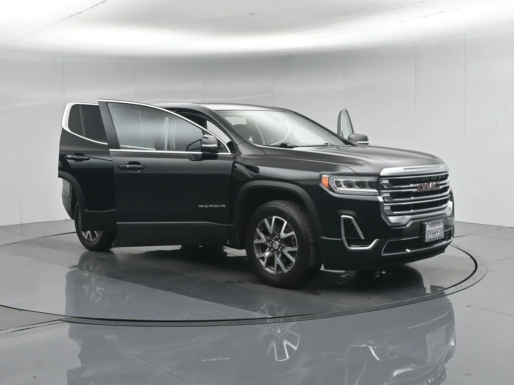 Used 2022 Black GMC SLE image 37
