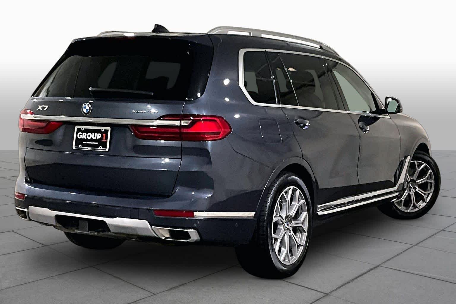 Used 2020 Arctic Gray Metallic BMW xDrive40i image 12