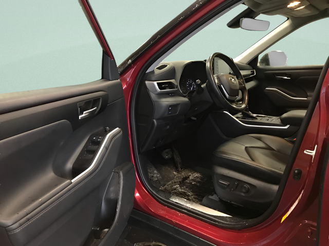 2022 Toyota Highlander XLE - Photo 10