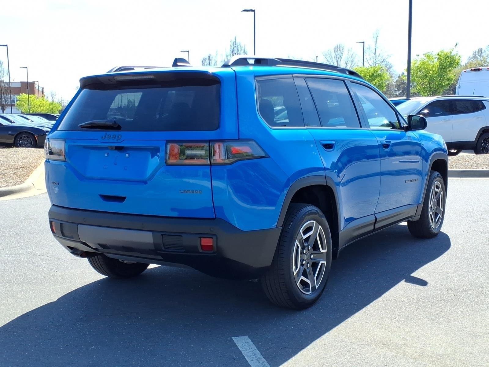 New 2026 Hydro Blue Pearl-Coat Exterior Paint Jeep  image 2