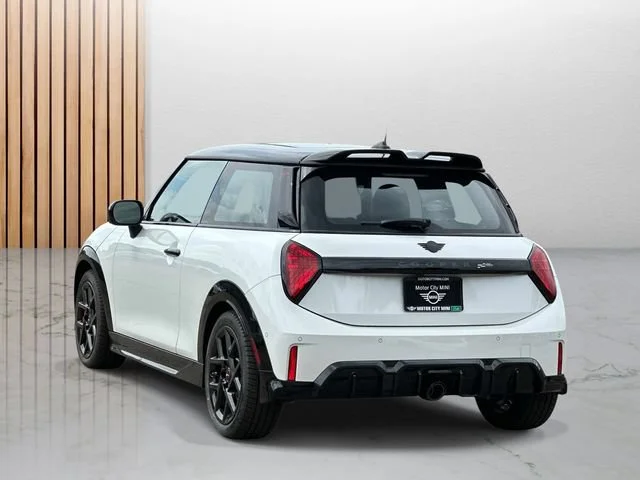 New 2026 Nanuq White Metallic MINI Iconic image 4
