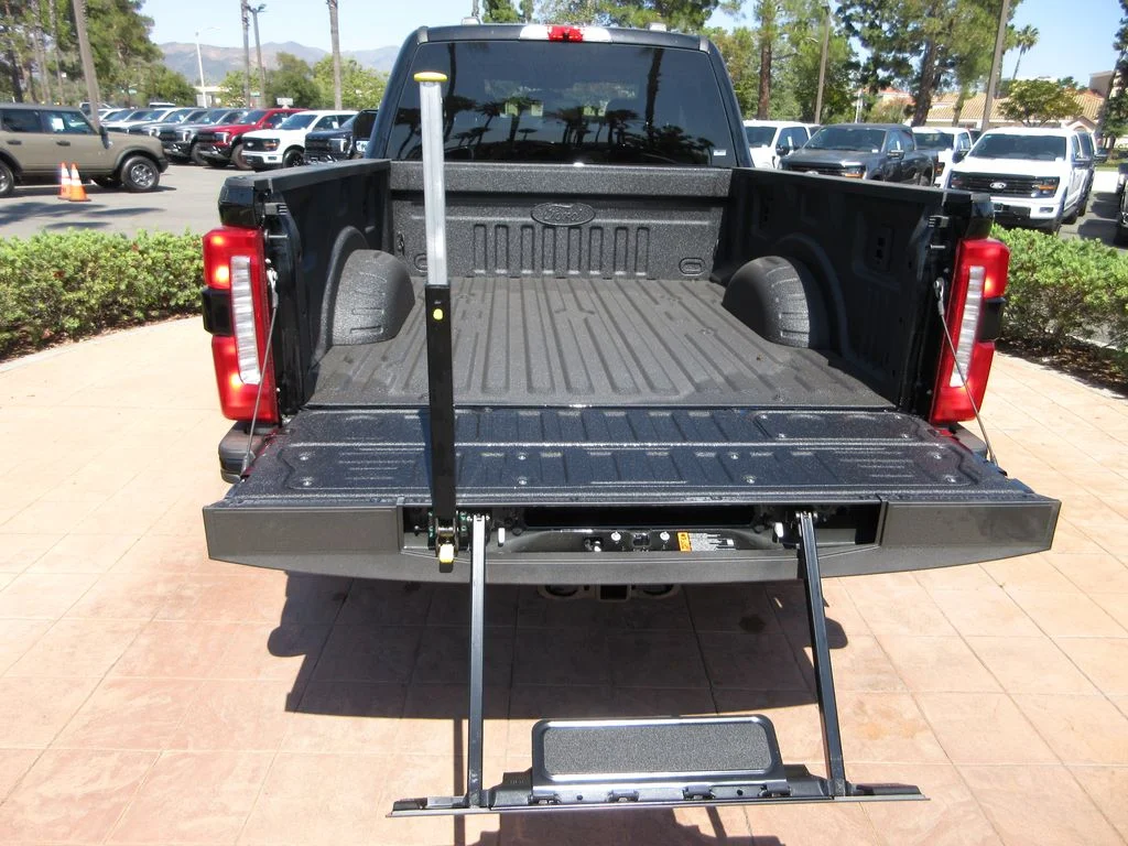 New 2026 Agate Black Metallic Ford Lariat image 27