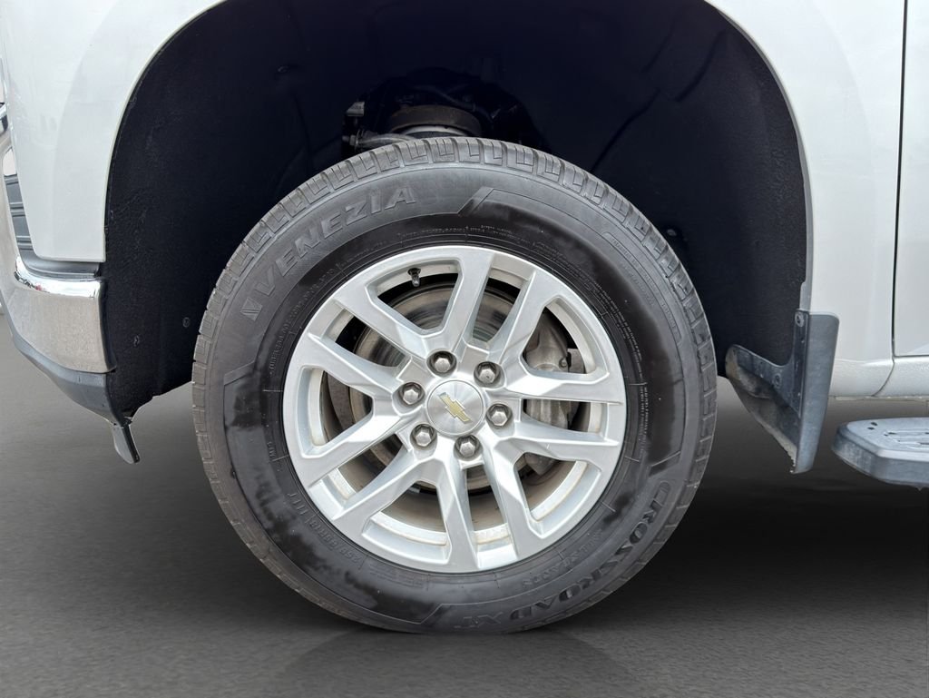 Used 2020 Silver Chevrolet LT image 21