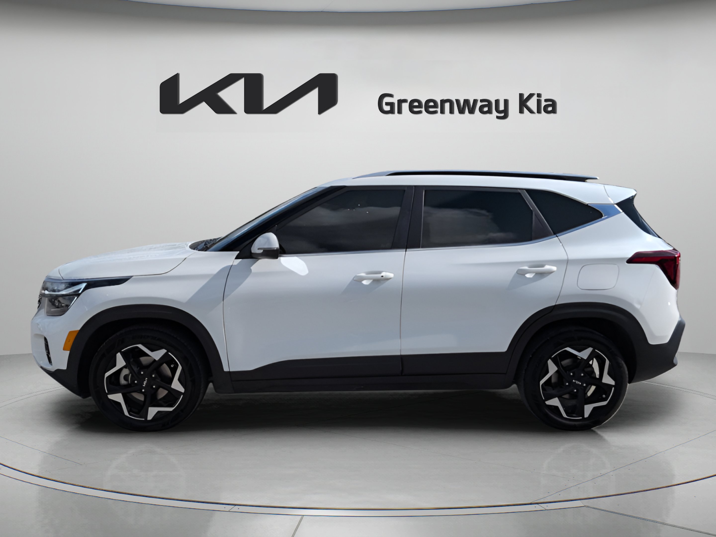 Certified Used 2024 Snow White Pearl Kia EX image 4