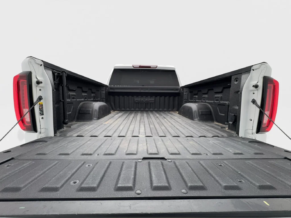 Used 2025 White GMC AT4 image 12