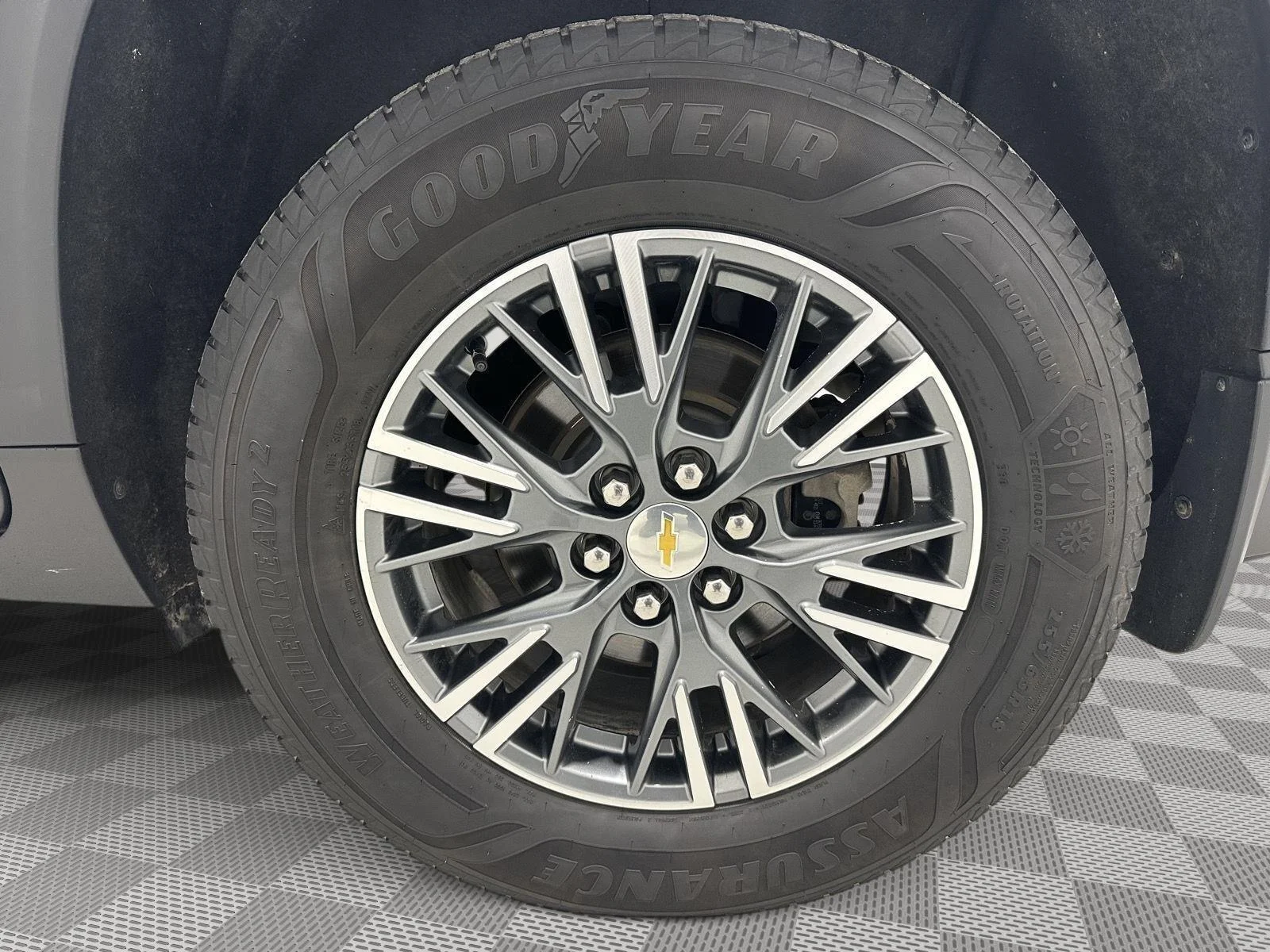 Used 2024 Summit White Chevrolet LT image 30