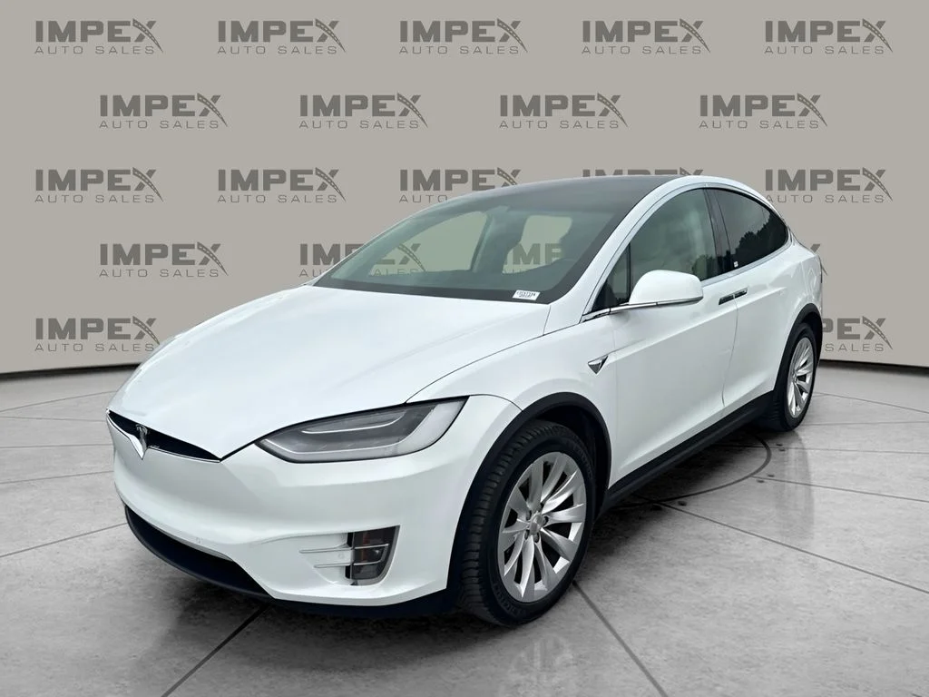 Used 2019  Tesla 100D image 1
