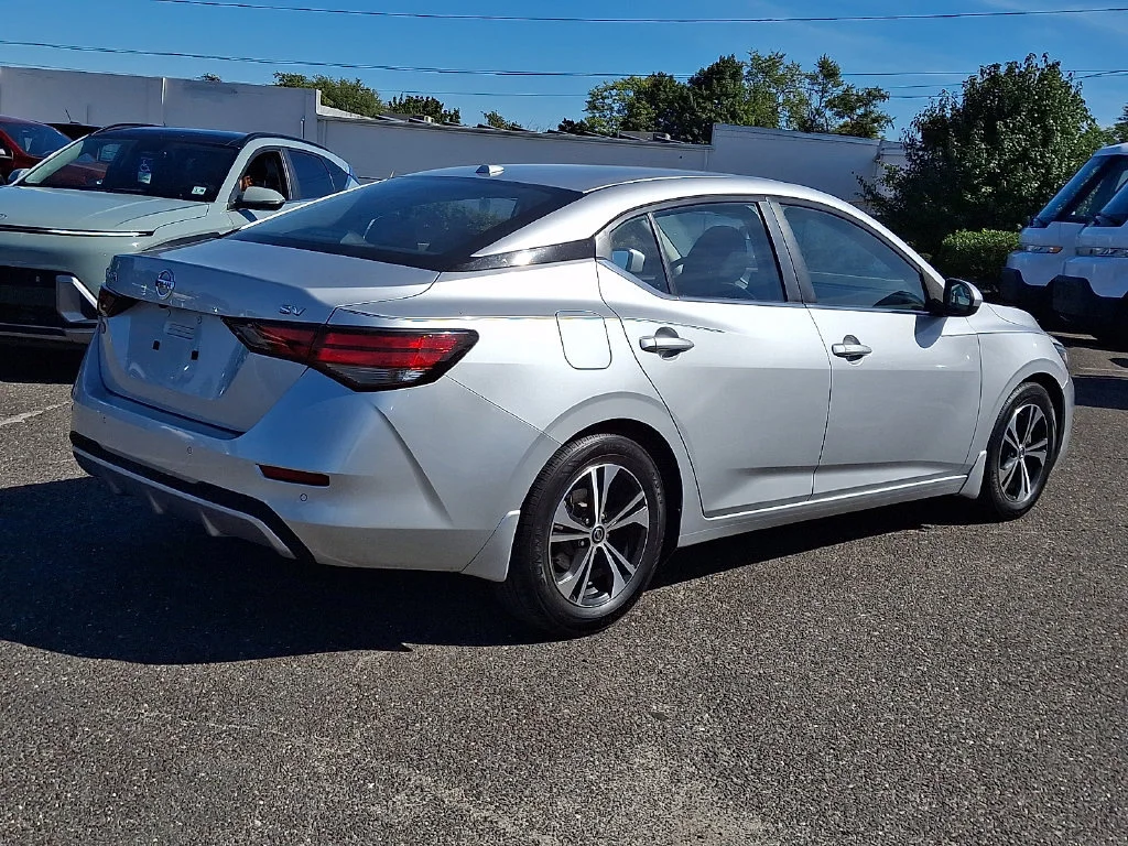 Used 2021 Silver Nissan SV Xtronic CVT image 12
