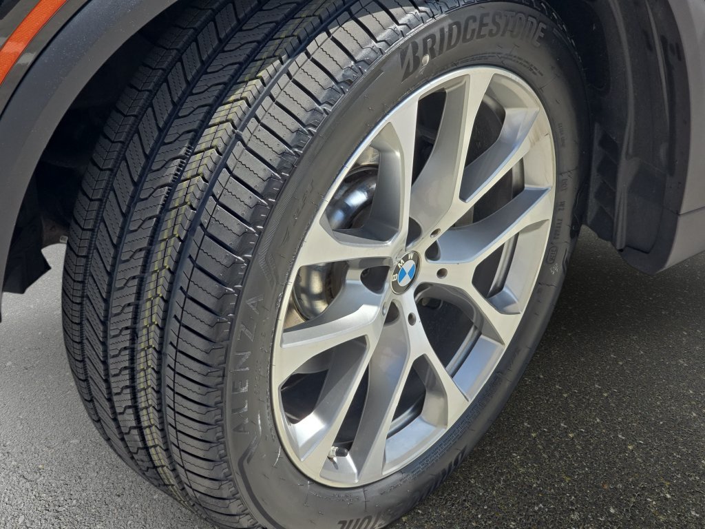 Used 2020 Black BMW sDrive40i image 36