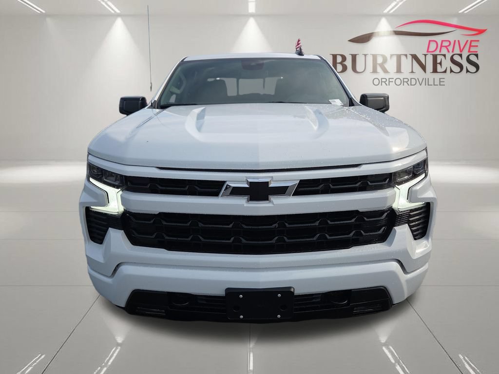 New 2026 Summit White Chevrolet RST image 3