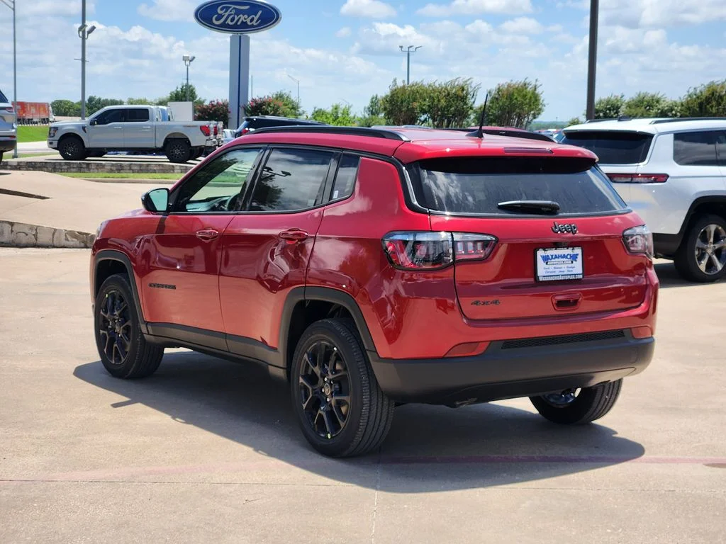 New 2026 Red Hot Pearlcoat Jeep Latitude image 3
