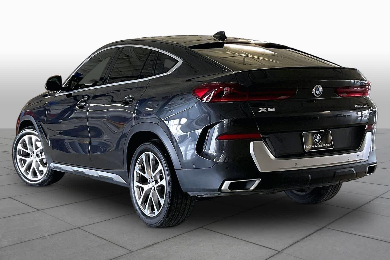 Used 2021 Dark Graphite Metallic BMW xDrive40i image 11
