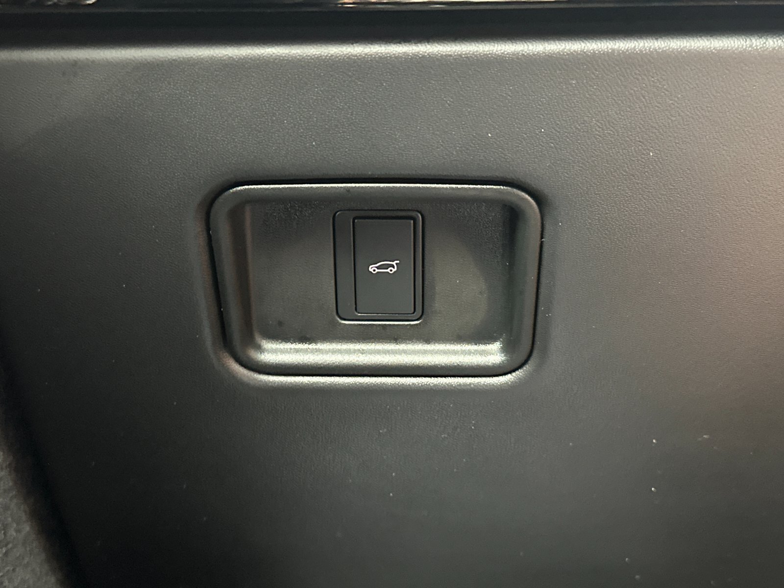 Used 2023 Santorini Black Metallic Land Rover SE Dynamic 4D Sport Utility image 32