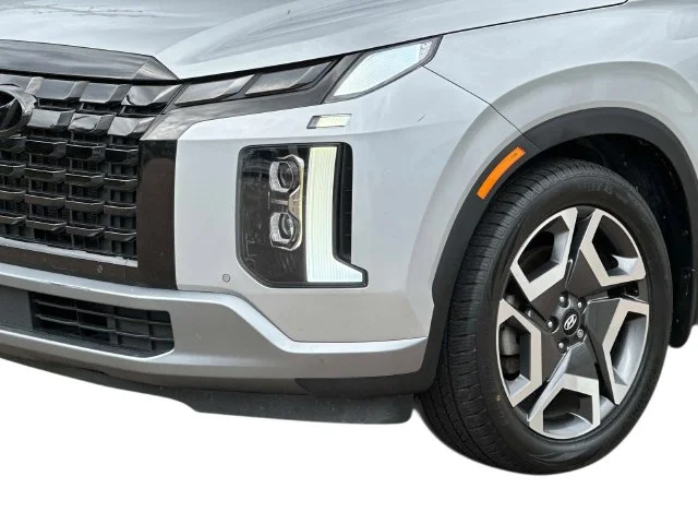 Used 2023 Silver Hyundai SEL image 9