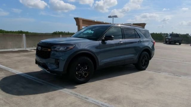 New 2026 Vapor Blue Metallic Ford Tremor® image 81