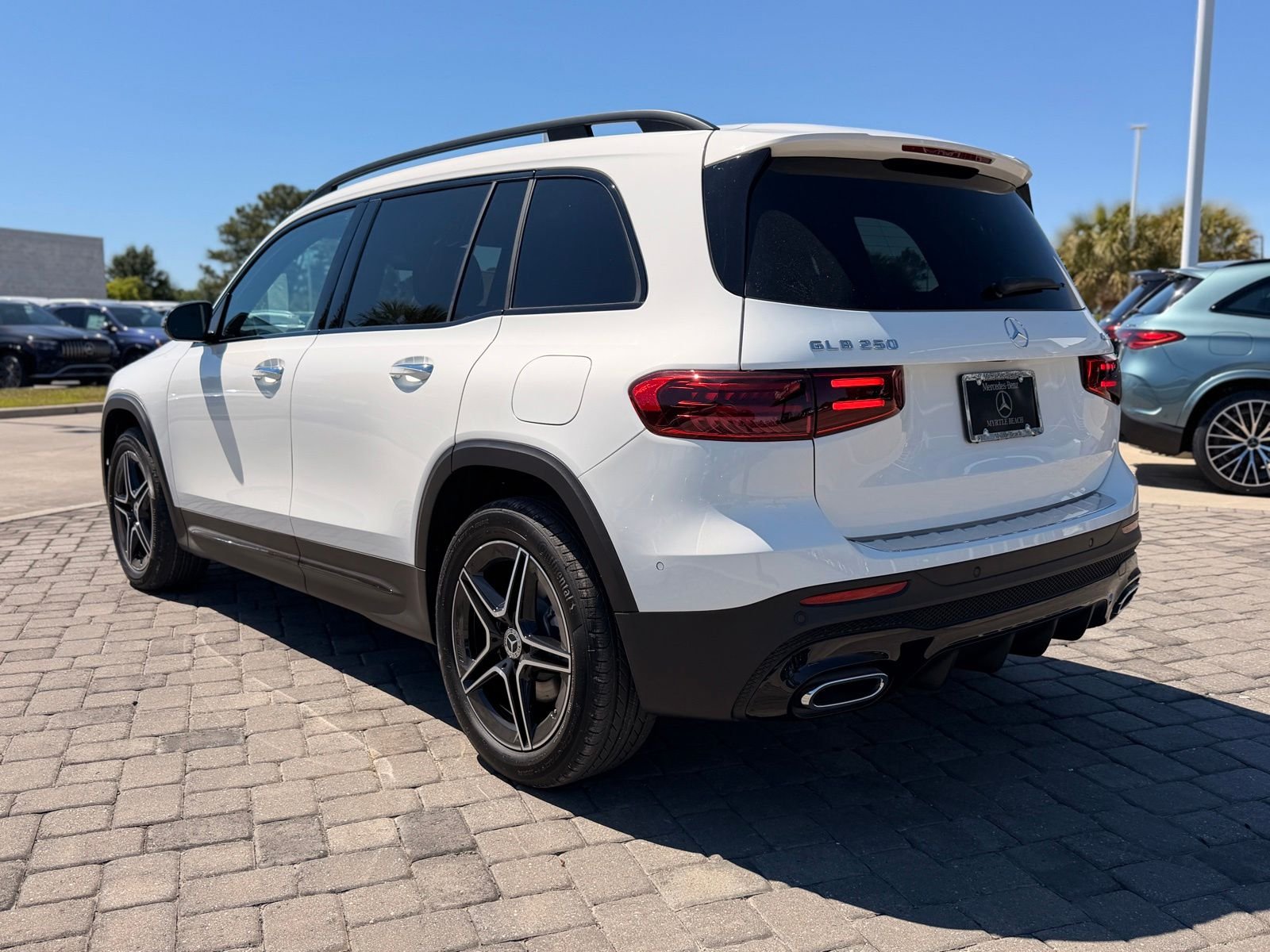 New 2026 Polar White Mercedes-Benz GLB 250 image 10
